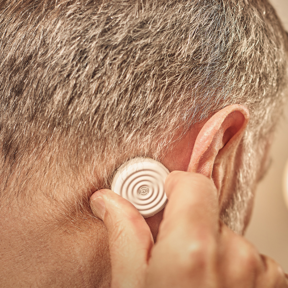 Tinnitus treatment witout having anything in your ear